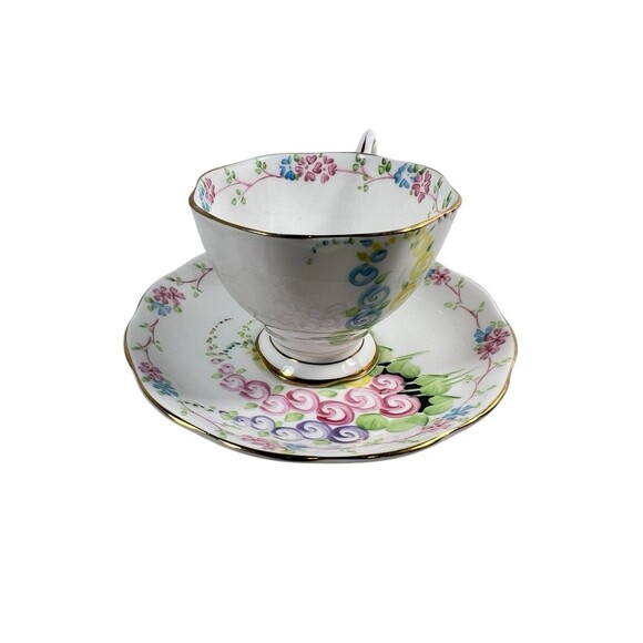 Vtg Royal Albert HOLLYHOCKS #2475 Teacup Saucer Countess Gold Rim - Picture 11 of 15